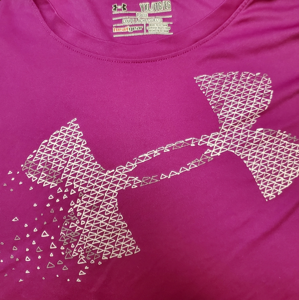 Girls Under Armour (heat gear) T-shirt